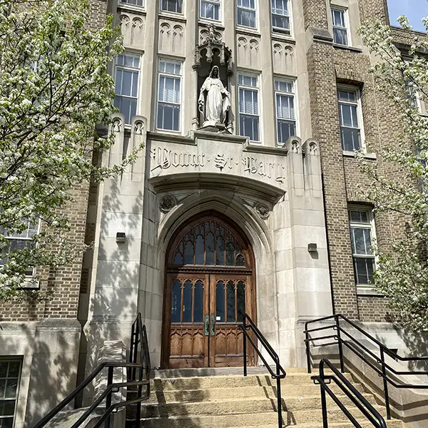 Photo of the central door of MSM building